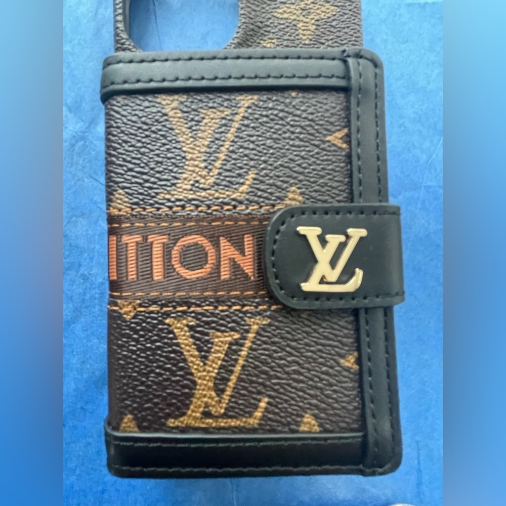 iPhone 15 normal crossbody-wallet Brown and Black Phone Case. - Picture 2 of 13